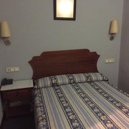 El Pilar Hotell La Carlota Exteriör bild