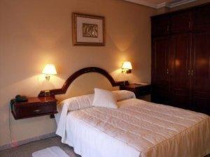 El Pilar Hotell La Carlota Exteriör bild