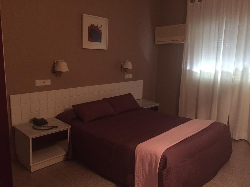 El Pilar Hotell La Carlota Rum bild