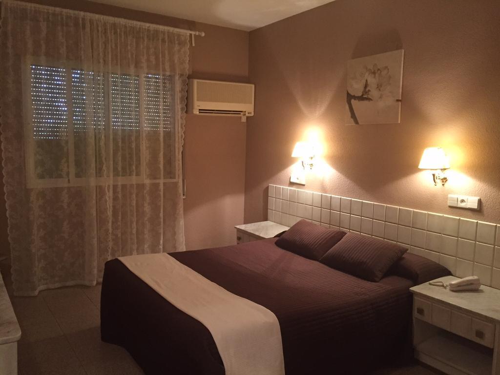 El Pilar Hotell La Carlota Rum bild