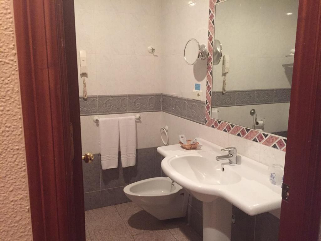 El Pilar Hotell La Carlota Rum bild
