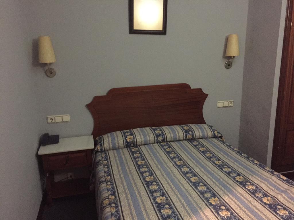 El Pilar Hotell La Carlota Exteriör bild