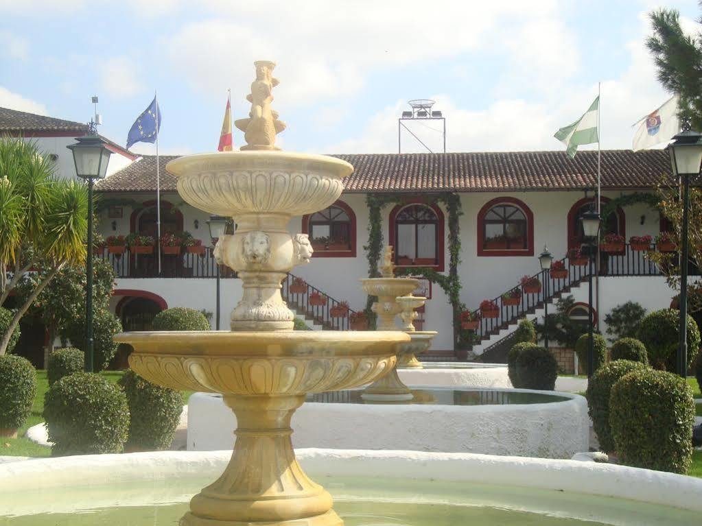 El Pilar Hotell La Carlota Exteriör bild