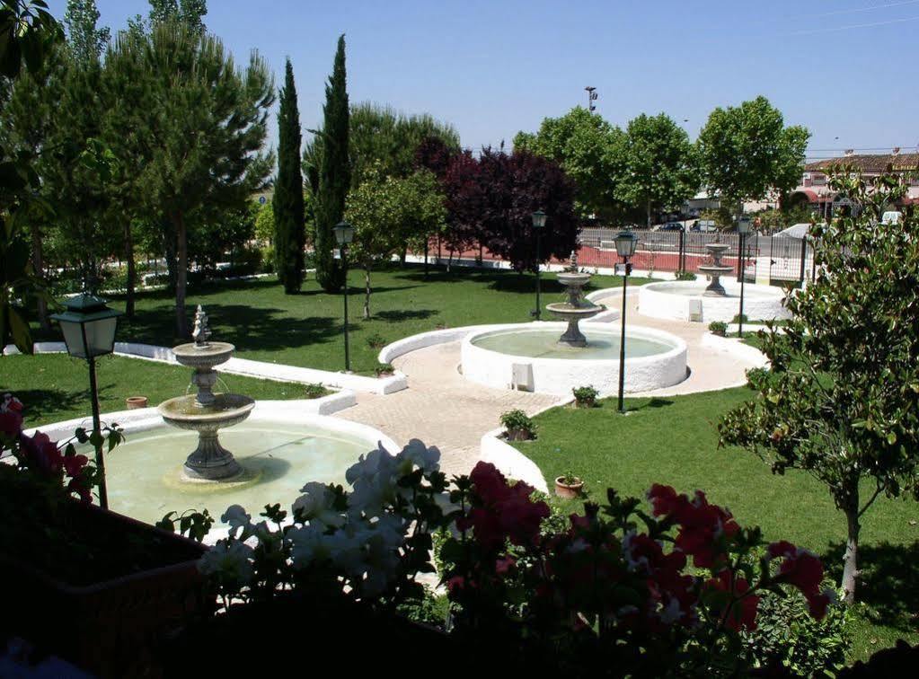 El Pilar Hotell La Carlota Exteriör bild